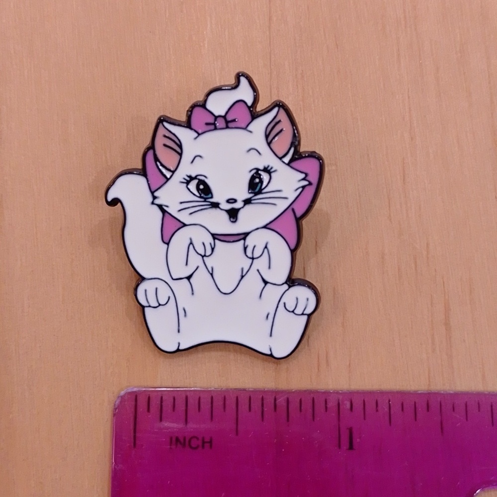 🆕 Disney The Aristocats Marie Cat Enamel Pin Brooch - Picture 9 of 9